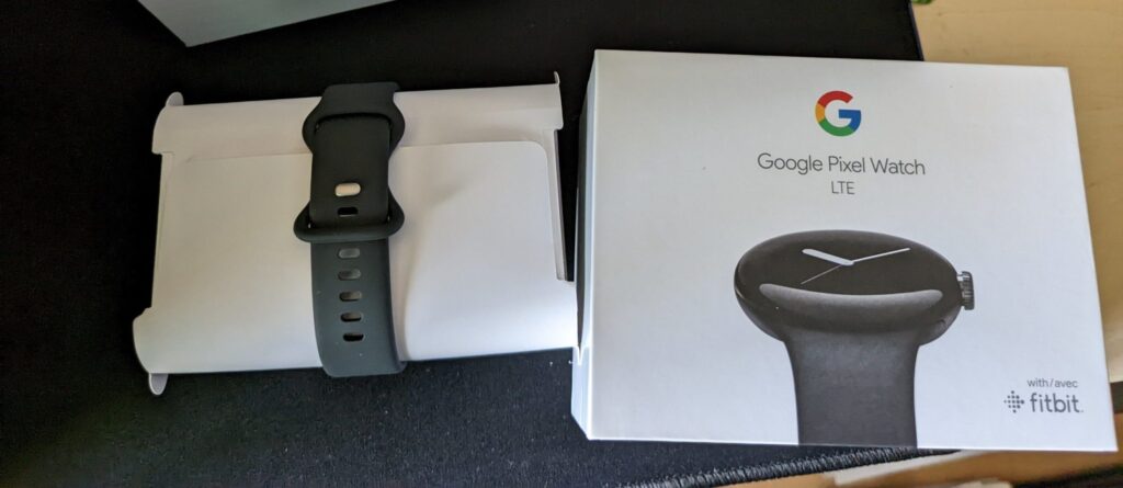 Auspacken - und sofort merken, dass das mitgelieferte Armband nichts taugt / Bild-/Quelle: privat