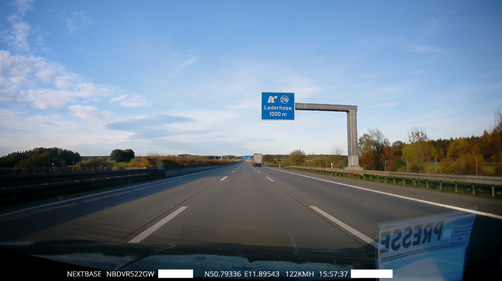 Wer es nicht glauben kann, diese Ausfahrt gibt es wirklich! / Bild-/Quelle: privat