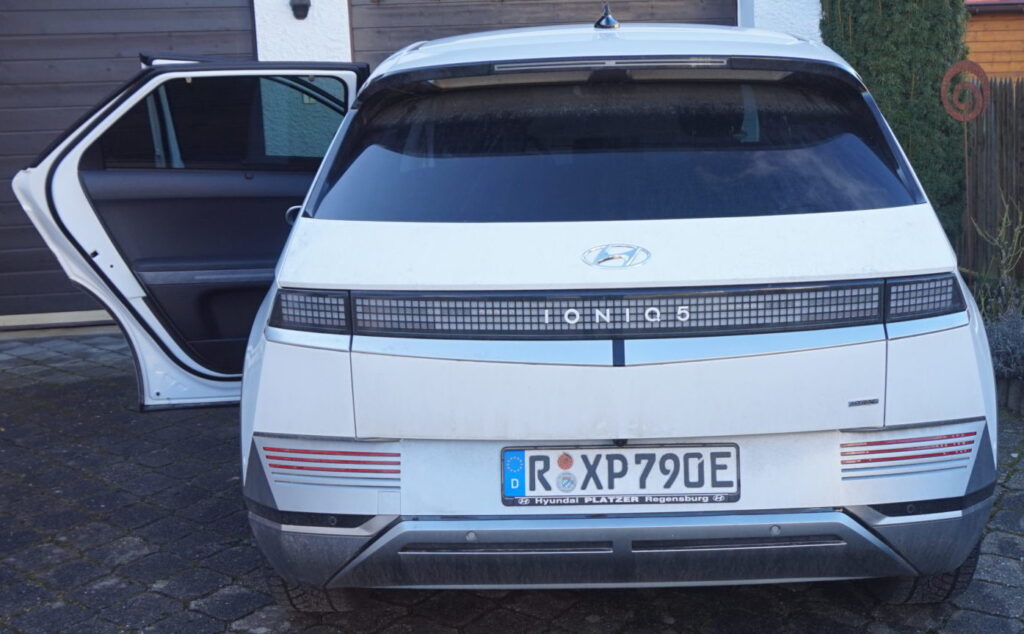 HYUNDAI IONIQ5 mit LED-Band Leuchten / Bild-/Quelle: privat