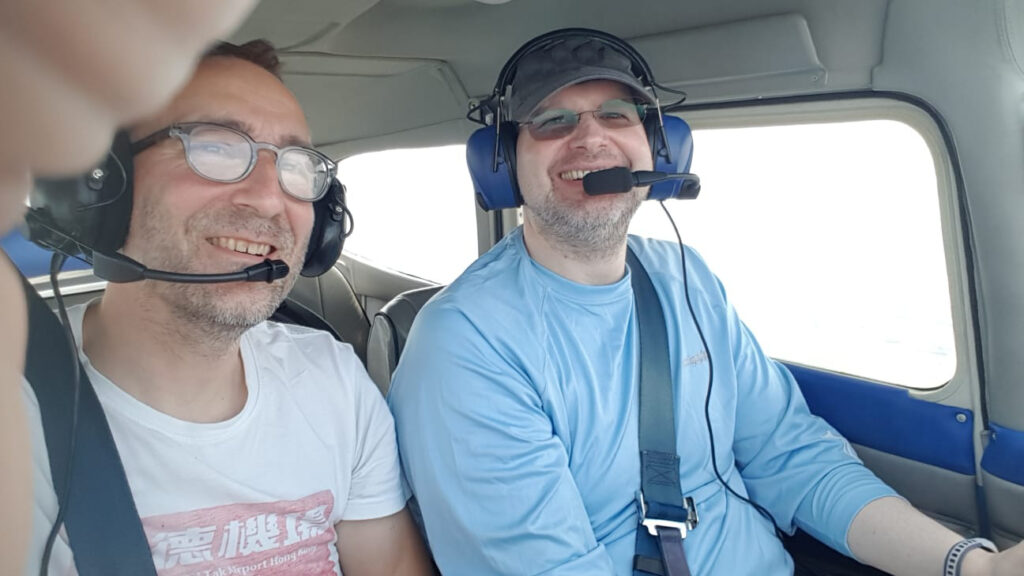 Ein Ortskundiger und sein Pilot - auf dem Weg zur Ostsee! / Bild-/Quelle: ibdnhubzs.de
