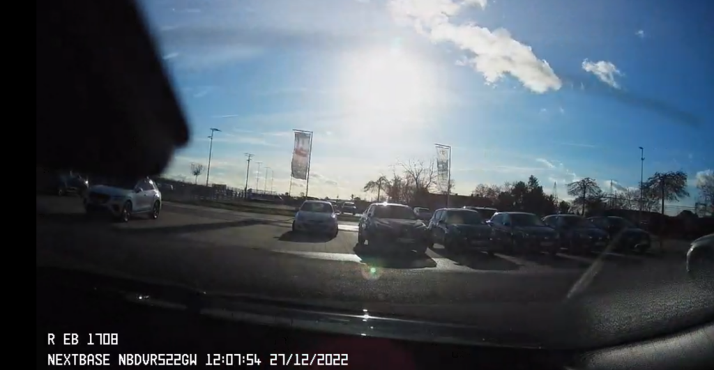 Aufnahme aus Ende 2022, noch im alten Auto, ein bisschen Gegenlicht, die Cam ist blind... / Bild-/Quelle: ibdnhubzs.de